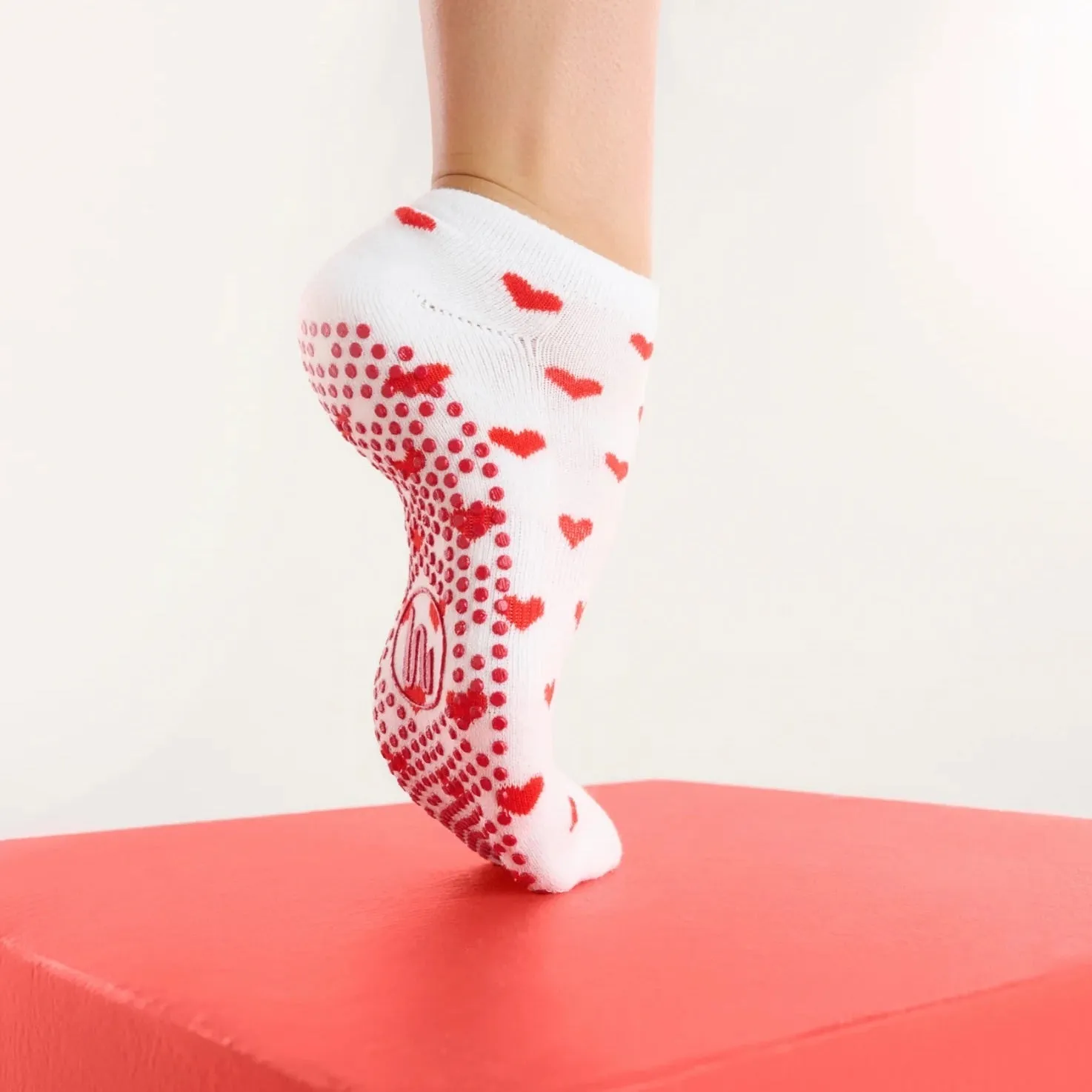 Classic Low Rise Grip Socks - Amour (Barre / Pilates)