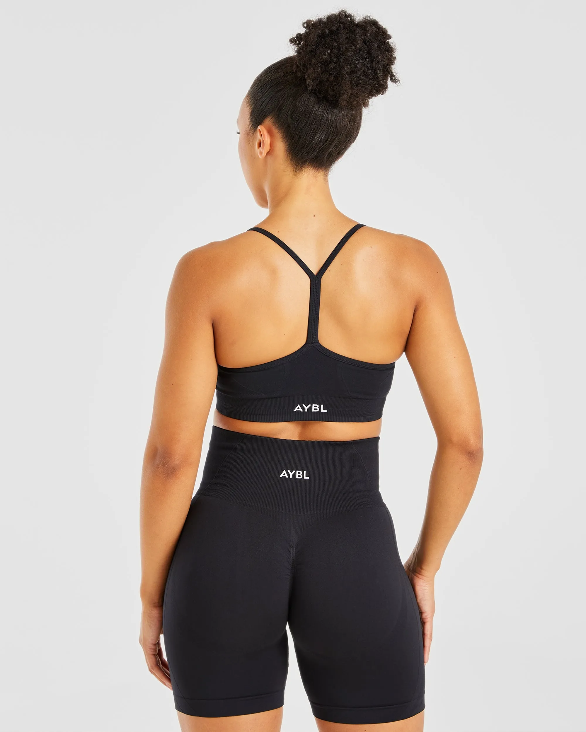 Empower Seamless Sports Bra - Black