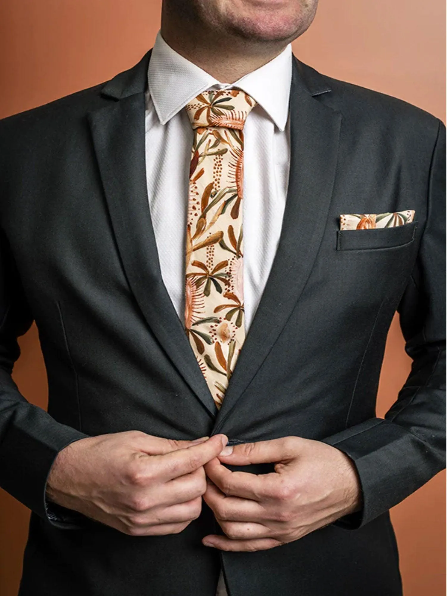 Grass Tree Nude Tie