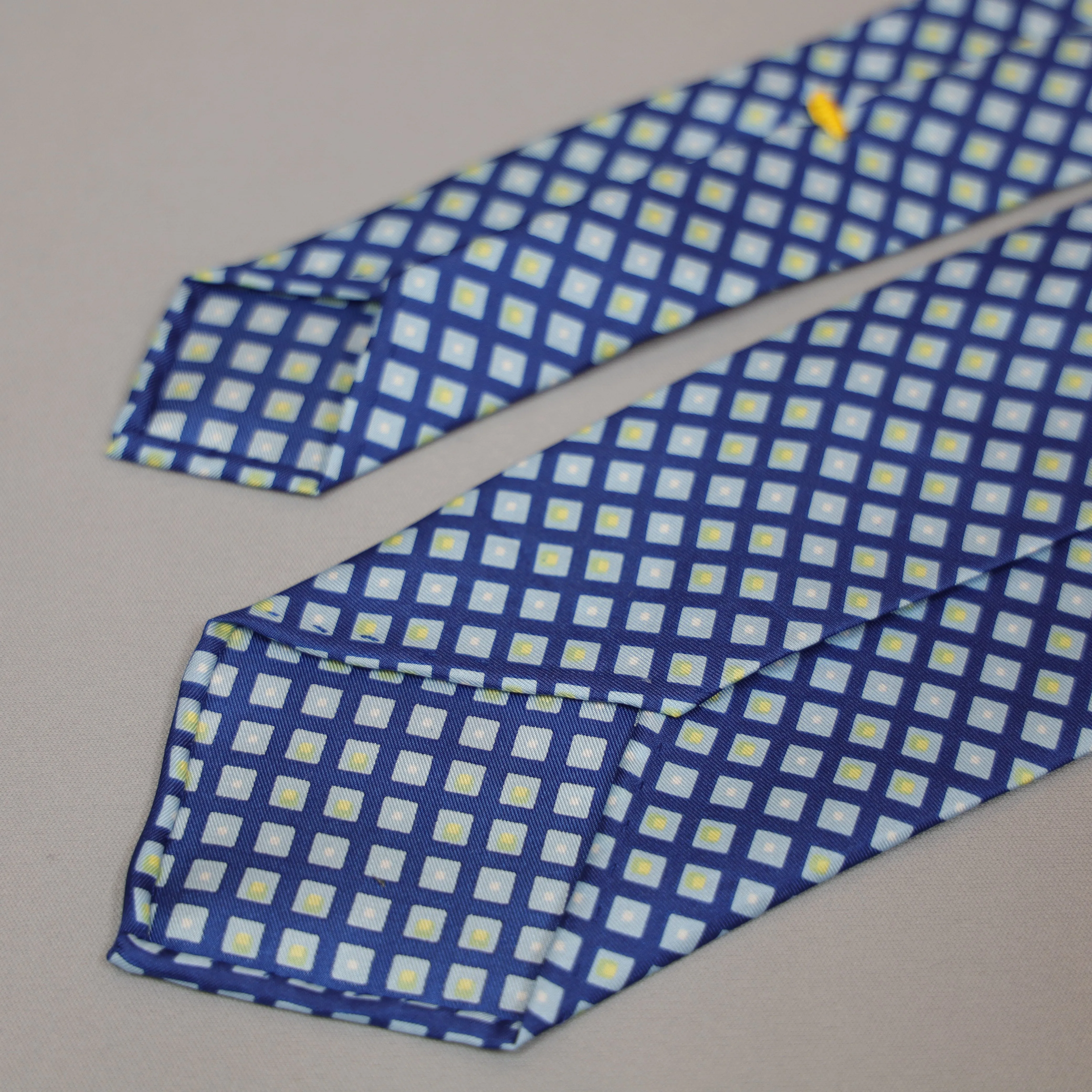 Handmade Vintage 7-Fold Tie