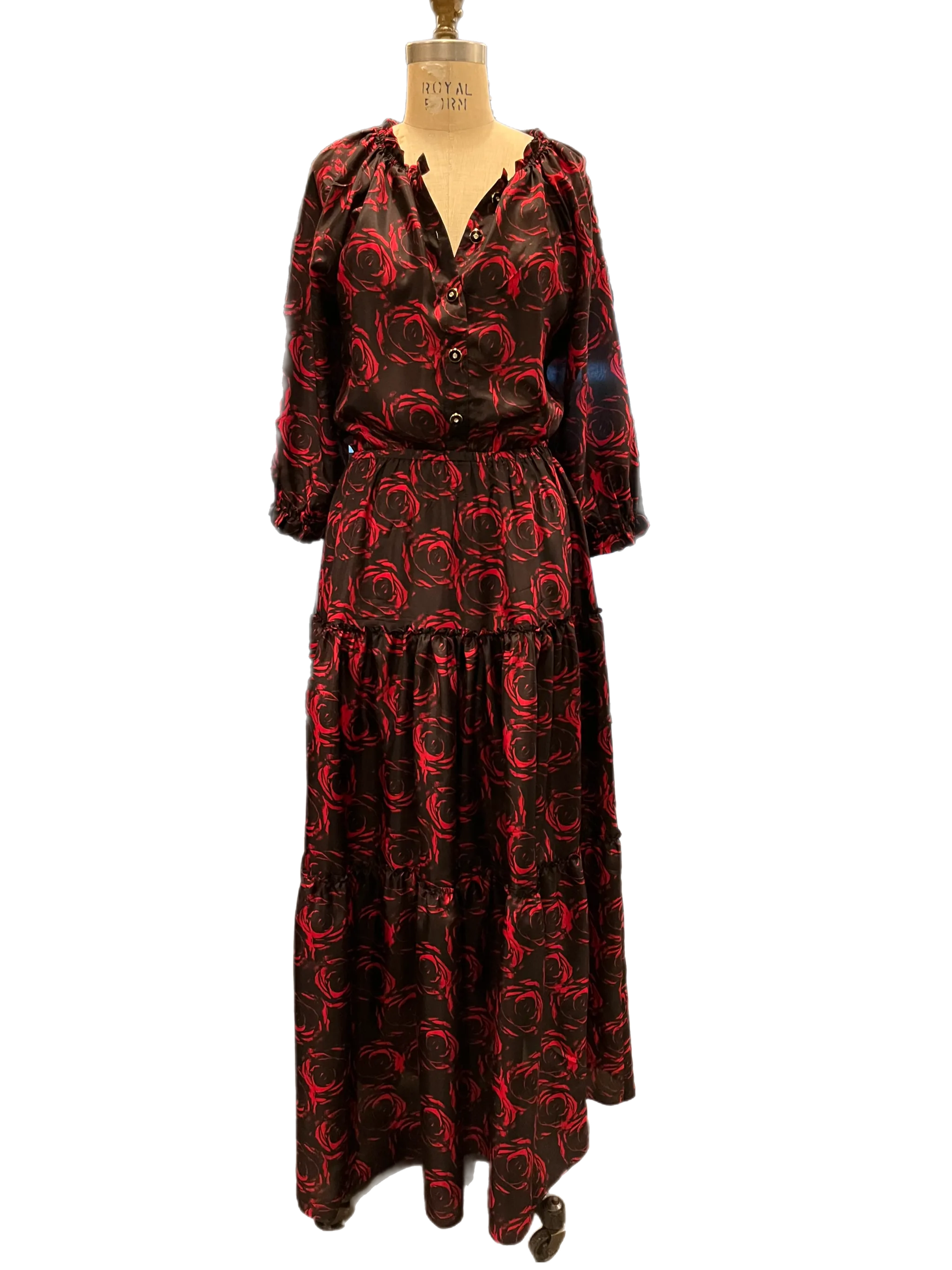 Printed Silk dress with 3/4 sleeves and tired skirt